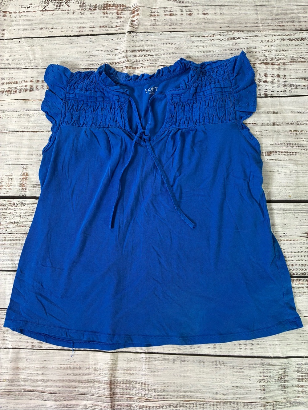 Loft Outlet Blue Shirt Women’s Medium Ruffled Cap Sleeve Tie Neck